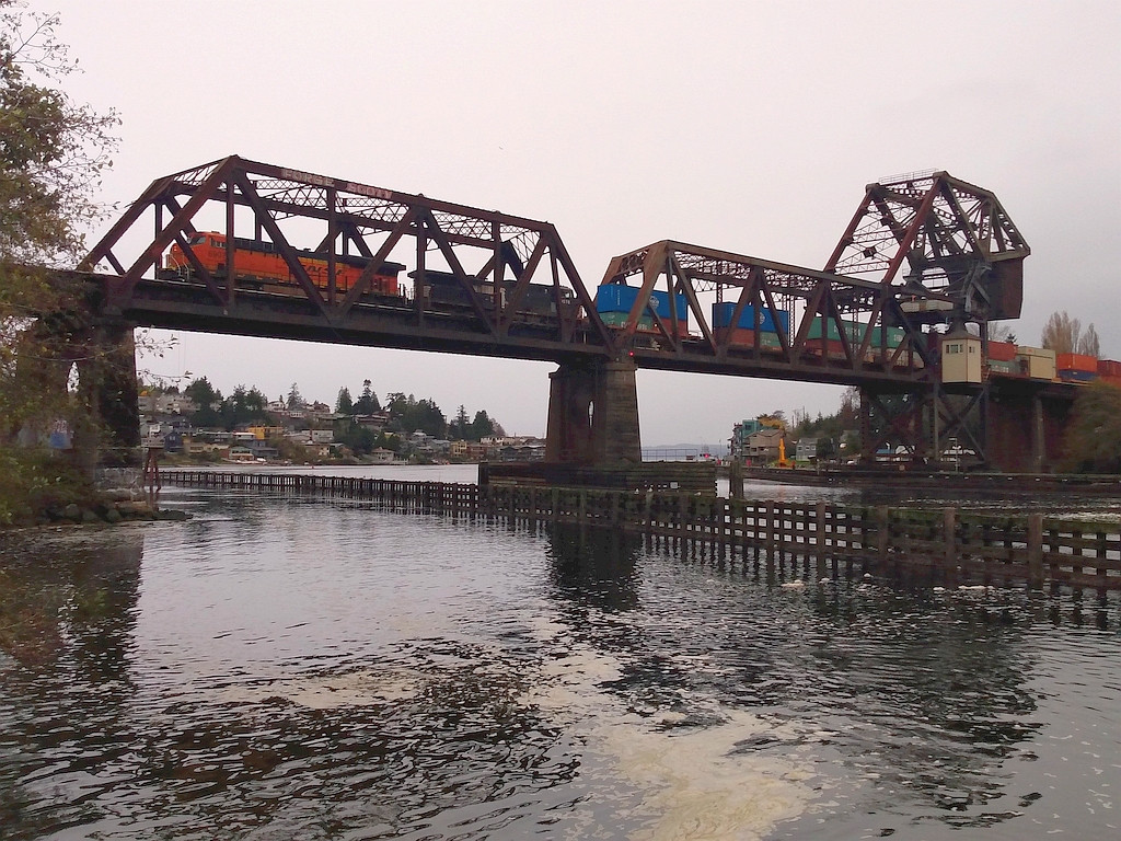 SB crossing the bridge on its way to Interbay